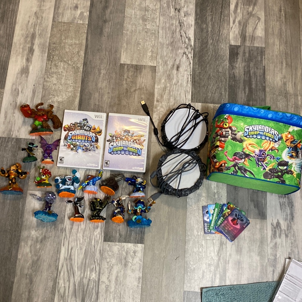 Nintendo Wii Skylanders Giants and Skylanders Swap Forces